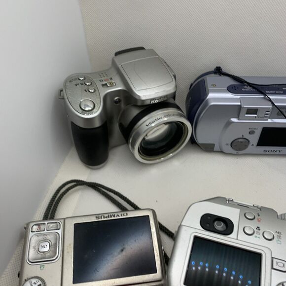 Assorted Compact Digital Camera Lot of 8 Kodak, Canon, Olympus, Casio For Parts - Picture 6 of 15